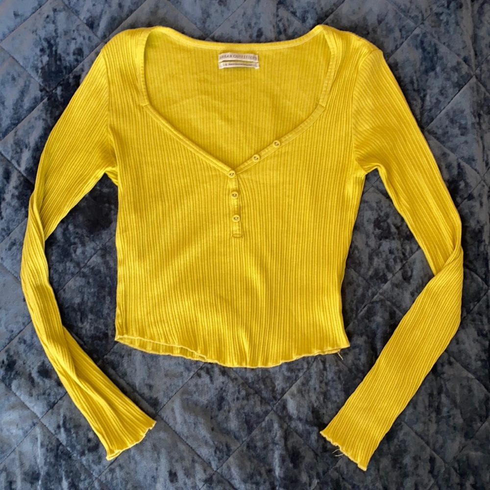 Tight/Cropped Long Sleeve